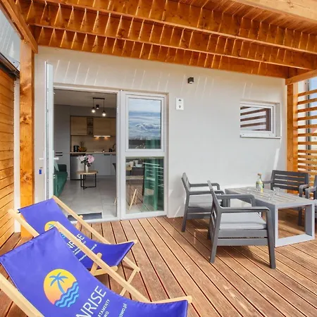 Sunrise-sarbinowo I Lodge *